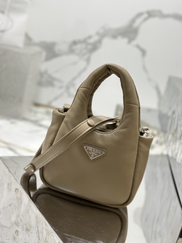 Prada  18x 15.5x 10cm 1BA359