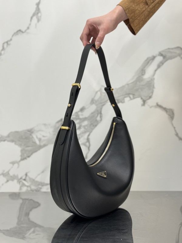 Prada 35x 22.5x 8cm 1BC212