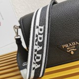 Prada  1BD314  23x 15.5x 9cm