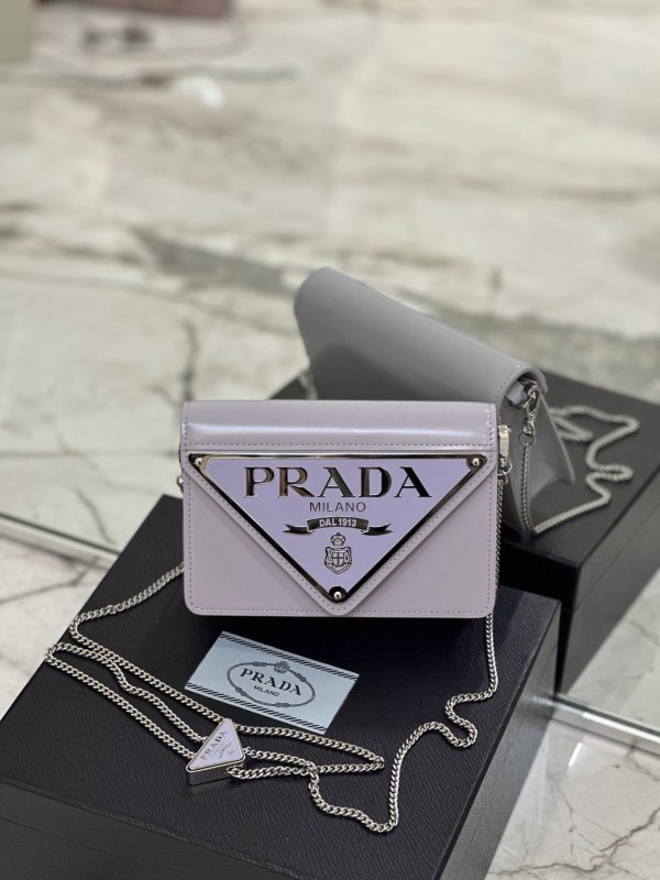Prada 17×9.5×3.5cm 1BH189
