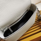 Prada  1BD314  23x 15.5x 9cm