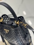Prada 18×17×10.5 cm 1BA217