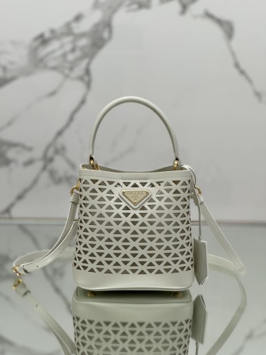 Prada 18×17×10.5 cm 1BA217