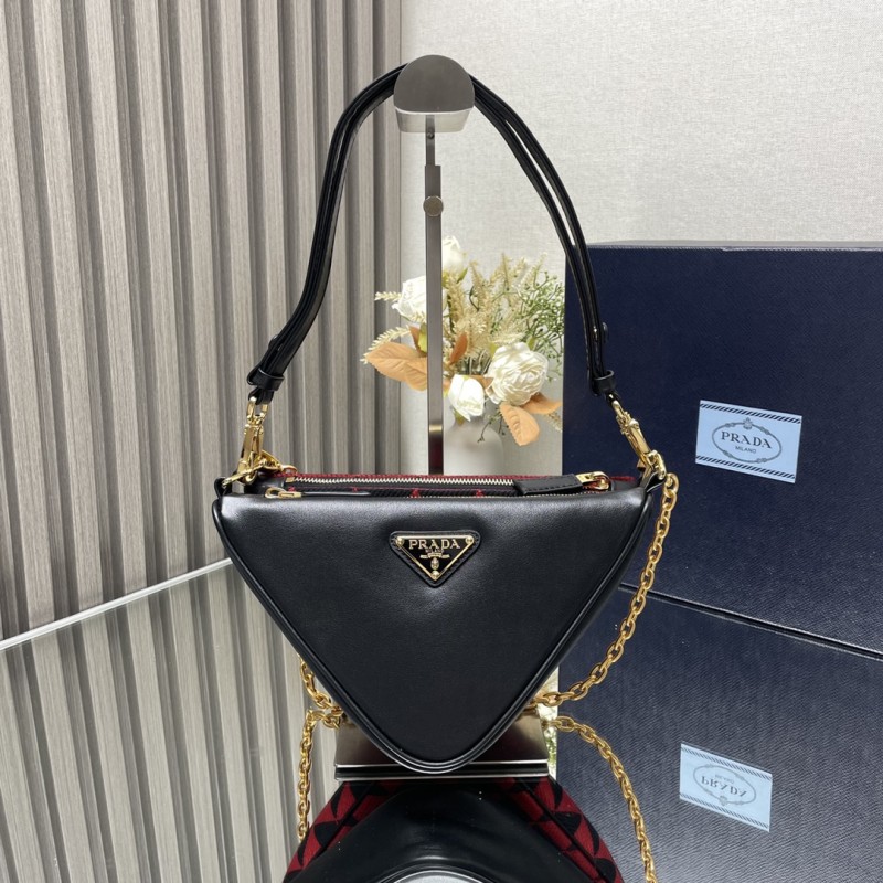 Prada  1BC176  26cm* 16cm* 13cm