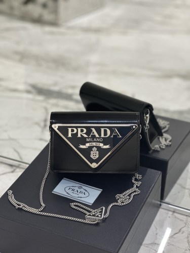Prada 17×9.5×3.5cm 1BH189