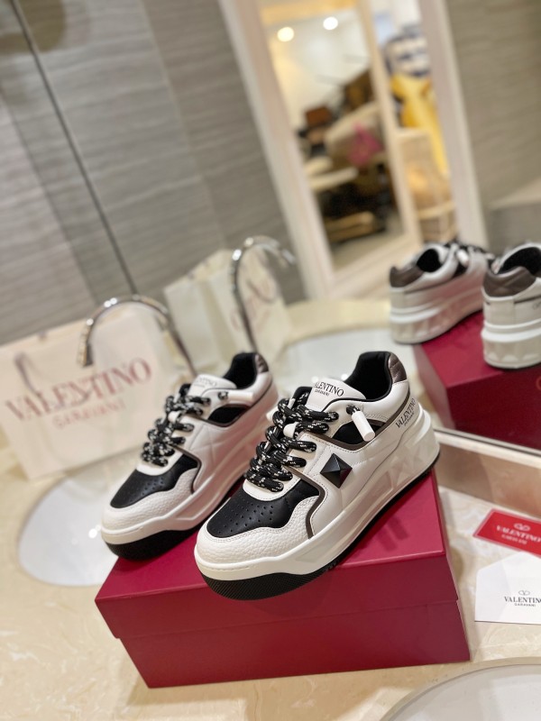 Scarpe Valentino unisex  2024' 35-46