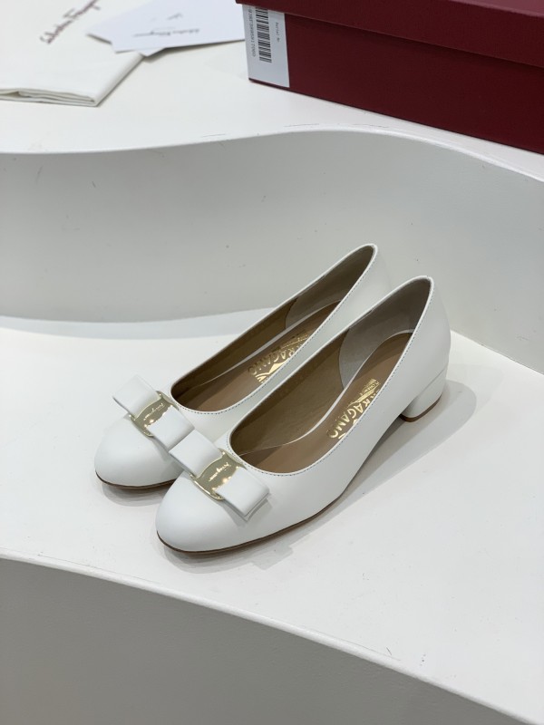 Sandali Ferragamo Altezza tacco 3,5cm 35-43