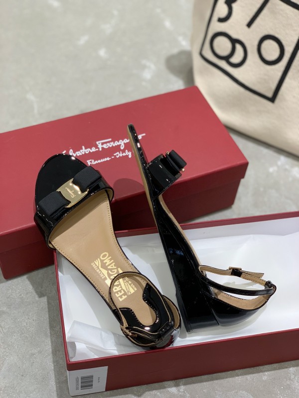Sandali Ferragamo Altezza tacco 4,5cm 35-41