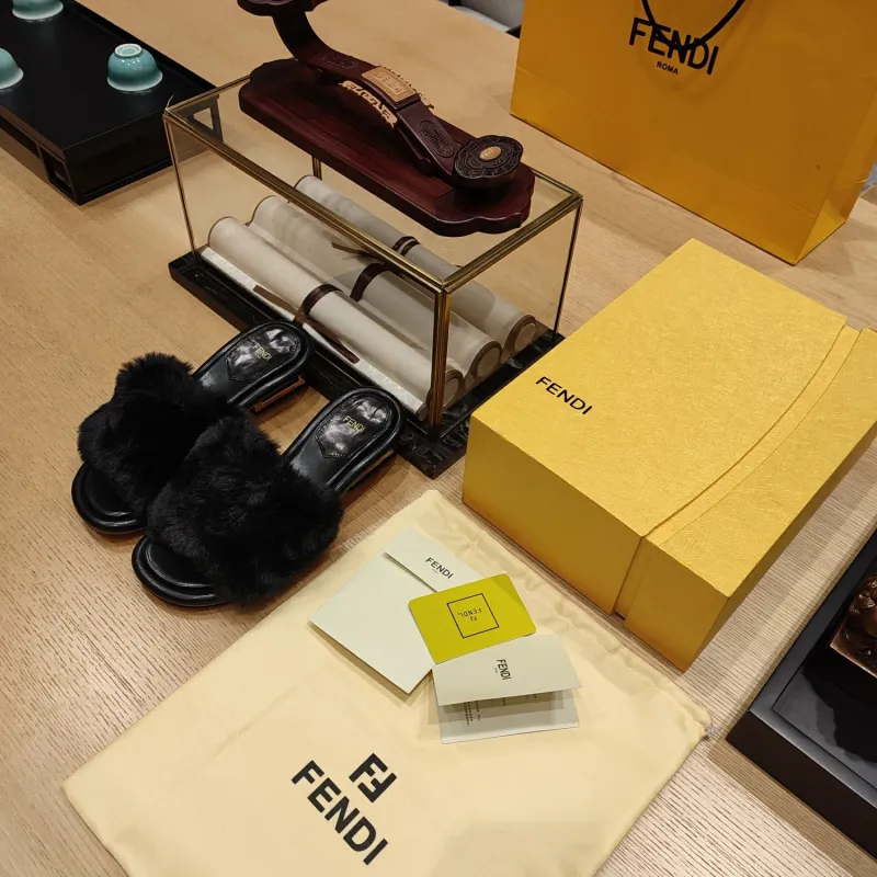 Sandali Fendi 2024'  Altezza Tacco  5cm 35-41