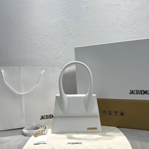 Jacquemus modello: 24x18x10cm