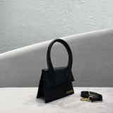 Jacquemus modello: 2044 18x15.5x8cm