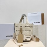 Jacquemus modello: 2018 16x14x 24cm