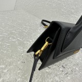 Jacquemus modello: 2053  21x  10x  6 cm
