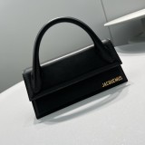 Jacquemus modello: 2053  21x  10x  6 cm