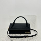 Jacquemus modello: 2053  21x  10x  6 cm