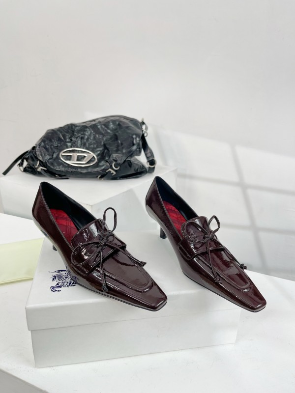 Burberry  35-40