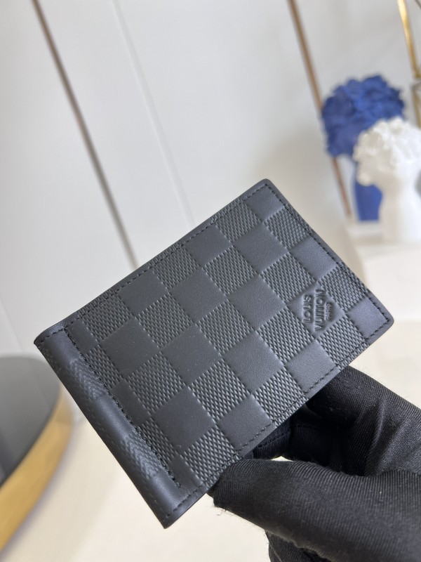 LV  M66543 11x8x1cm