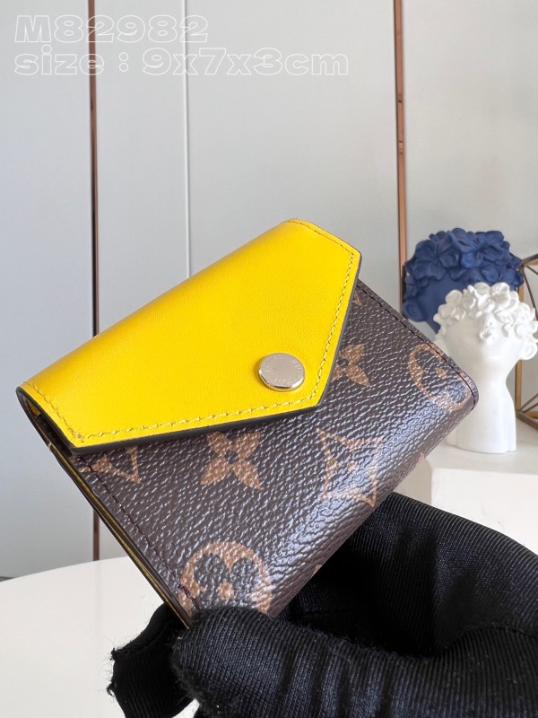 LV M82982 M82984  9.5 x 7.5 x 3cm