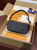 LV M82211  23.5×12×4.3cm