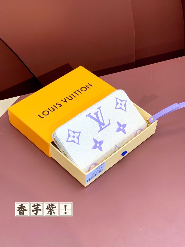 LV   M69794  19x10.5x2.5cm