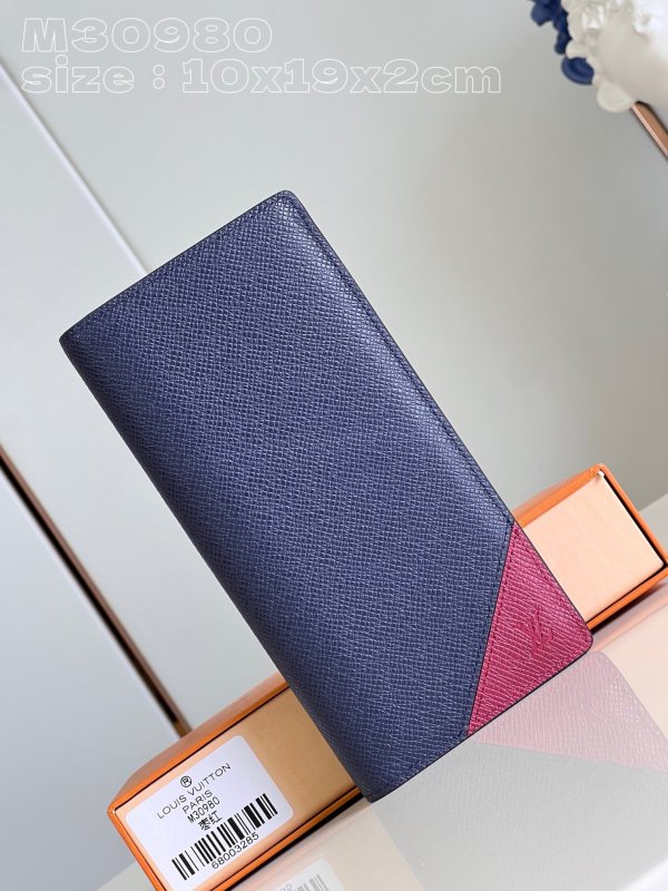 LV  M30980 10 x 19 x 2cm