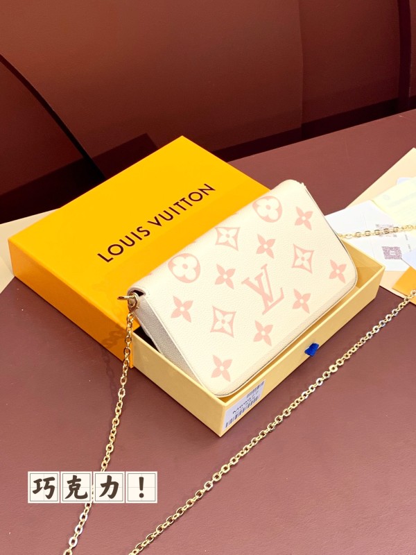 LV M69977 21.0 x 12.0 x 3.0 cm