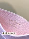 LV M82132  10.2 x 7.3 x 0.3 cm