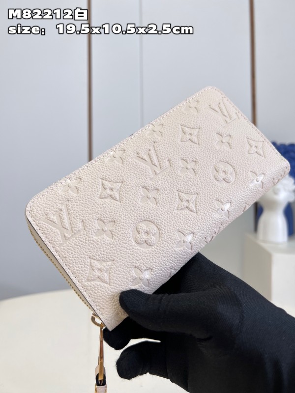 LV  M82212  19.5 x 10.5 x 2.5cm