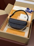 LV M82211  23.5×12×4.3cm