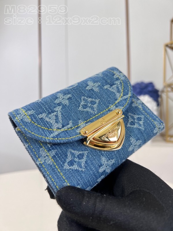LV M82959  12 x 9.5 x 2.5cm