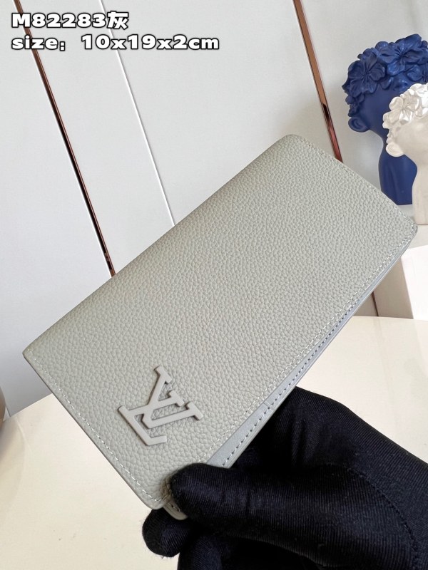 LV  M82283 10x19x2cm
