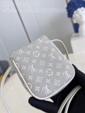 LV   M60018  18x14x6cm