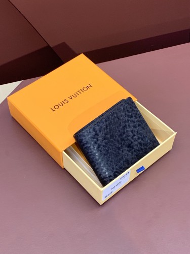 LV M64002  11.0 x 8.5 x 1.0 cm