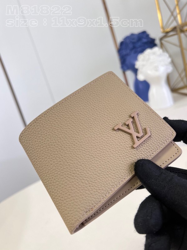 LV  M81822 11.5 x 9 x 1.5cm