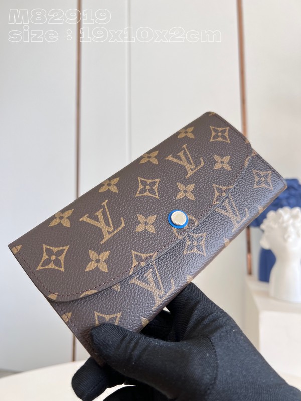 LV  M82919 19 x 10 x 2 cm