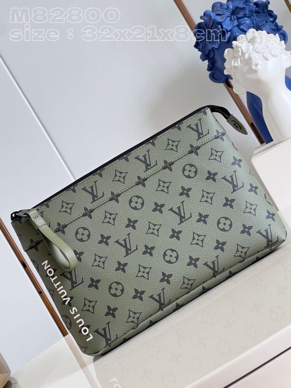 LV   M82800 32 x 21 x 8cm