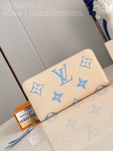 LV  M69794 19.5 x 10.5 x 2.5cm