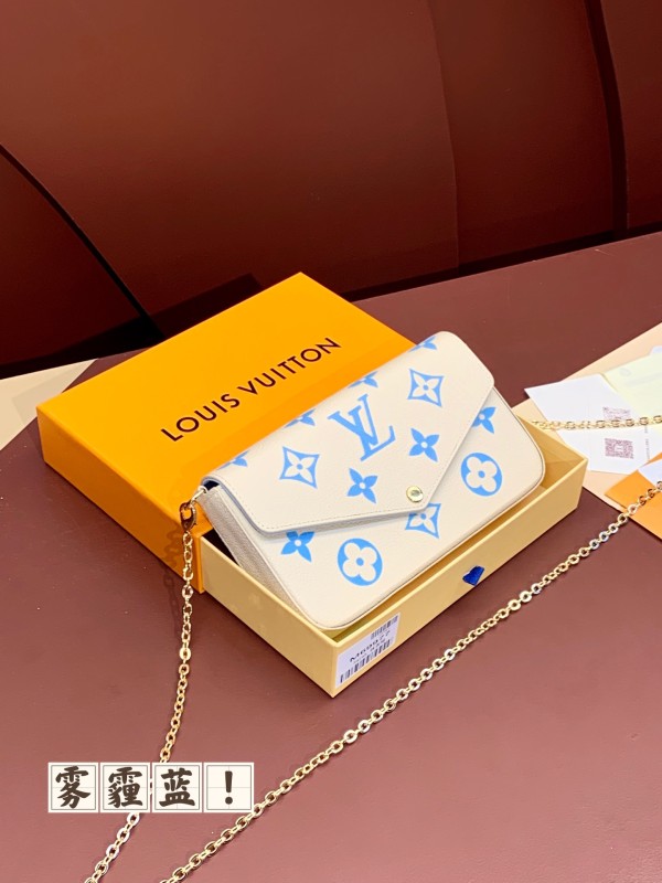 LV M69977 21.0 x 12.0 x 3.0 cm