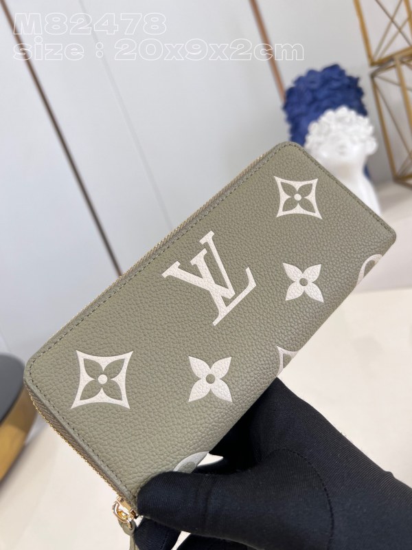 LV   M82478 Clémence 20 x 9 x 2cm
