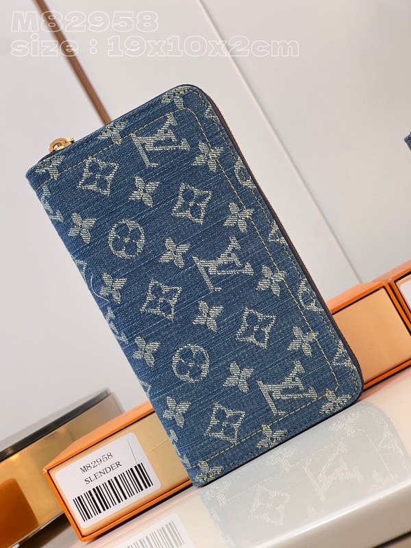 LV M82958  19.5*10.5*2.5cm