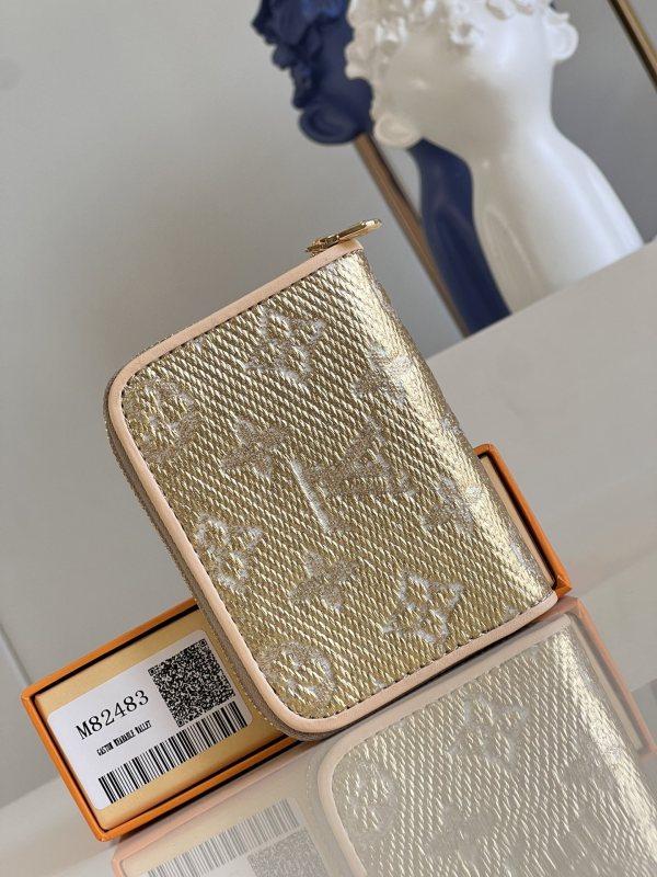 LV  M82483 11 x 8.5 x 2cm