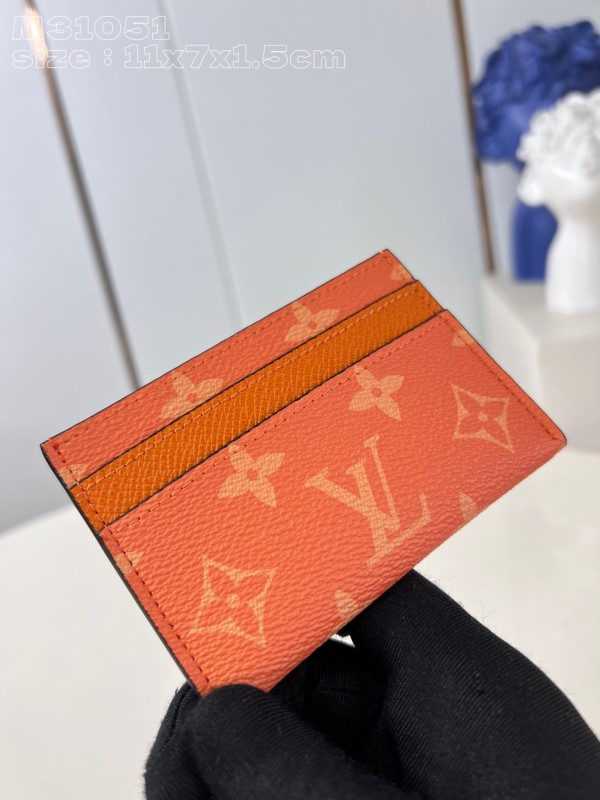 LV  M31051 11 x 7 x 1.5CM
