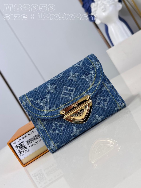 LV M82959  12 x 9.5 x 2.5cm