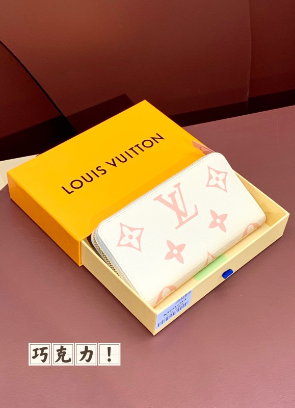 LV   M69794  19x10.5x2.5cm