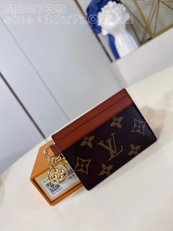 LV   M82739 10.2 x 7.3 x 0.3cm