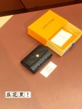 LV  M64421  10x7cm