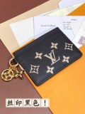 LV  M82132   10.2 x 7.3 x 0.3 cm