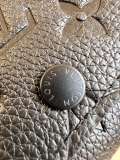 LV  M82604 12 x 7 x 2cm