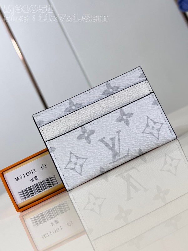 LV  M31051 11 x 7 x 1.5CM
