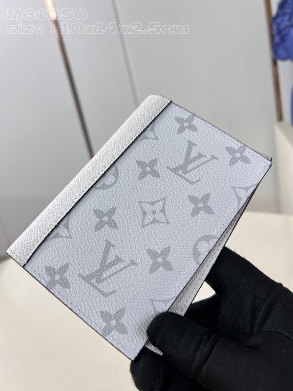 LV M31050蓝  10 x 14 x 2.5cm